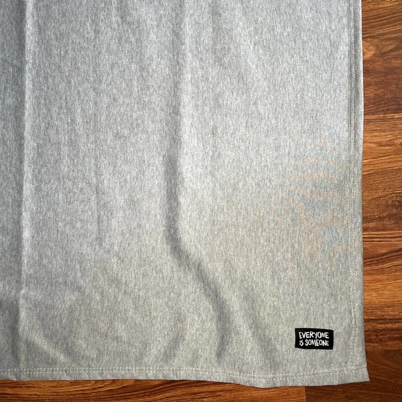 Sackcloth & Ashes Gray Throw Blanket Everyone Is Someone - Picture 4 of 6